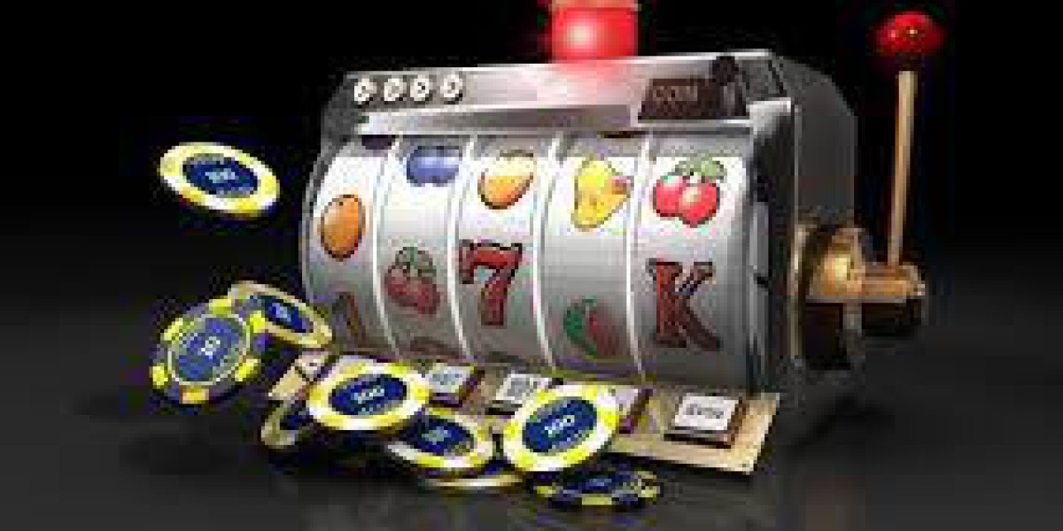 Slots with rolling reels